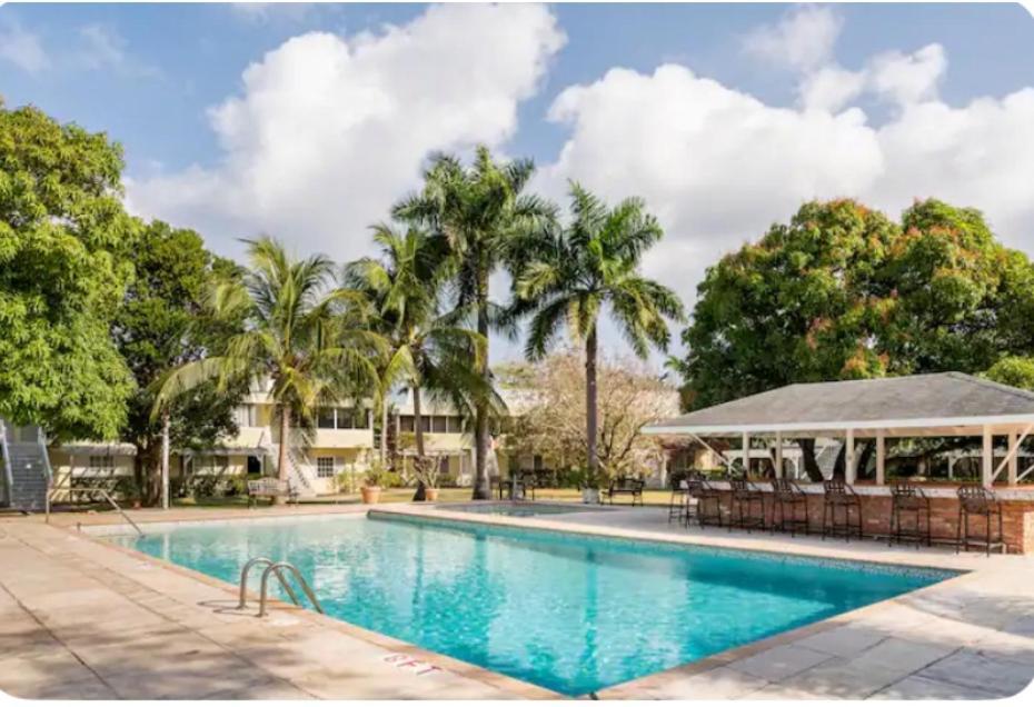 Beryls At Seawind On The Bay , Montego Bay , Jamaica Apartment Exterior photo