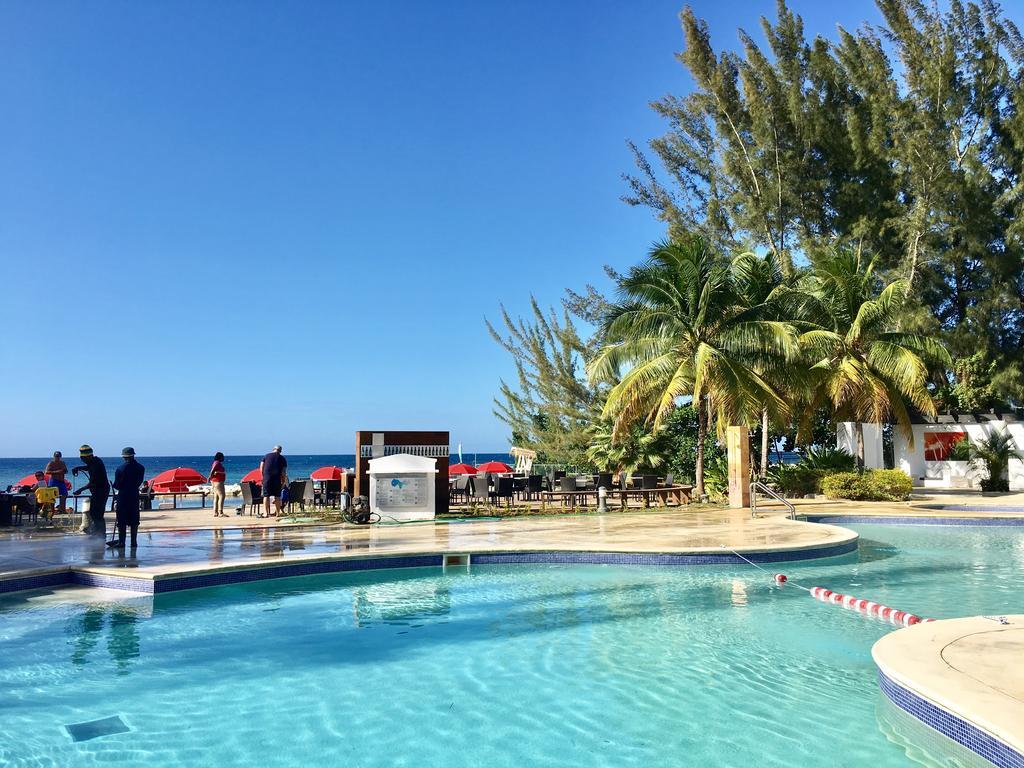 Beryls At Seawind On The Bay , Montego Bay , Jamaica Apartment Exterior photo